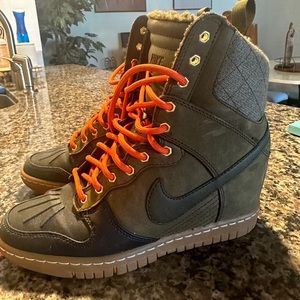 Nike Womens Dunk Sky High Sneaker Boot Dark Loden